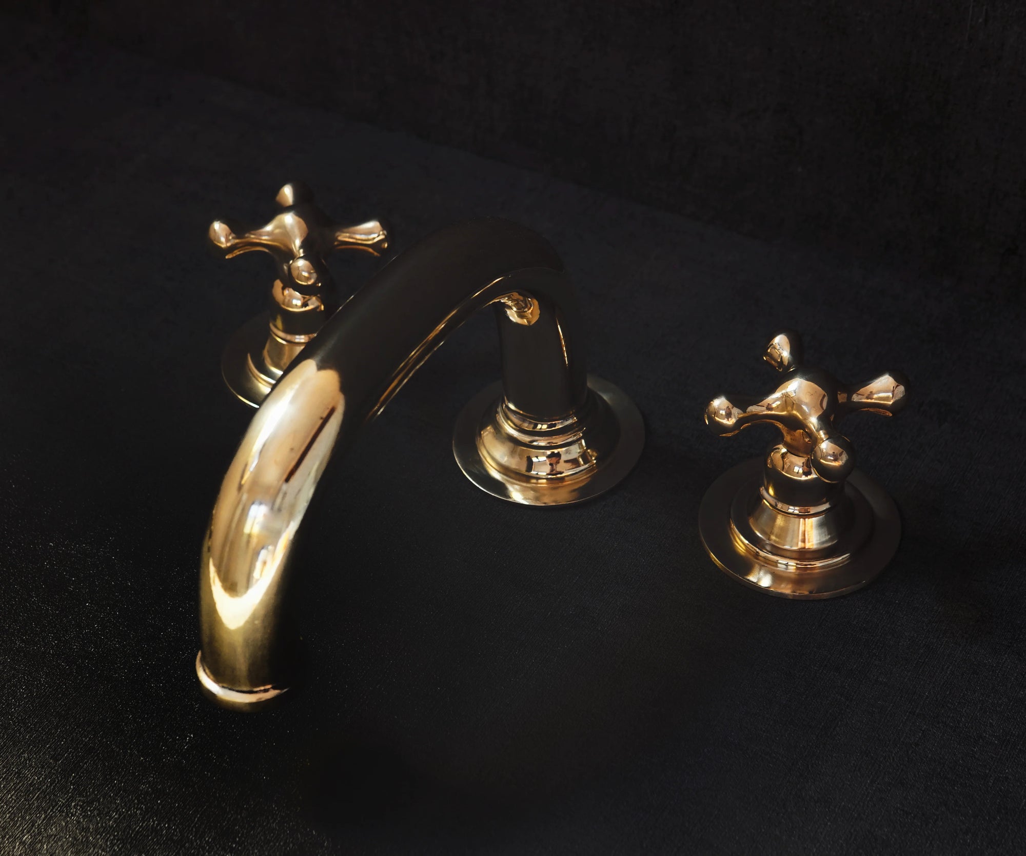 Widespread 3 Holes Solid Unlacquered Brass Faucet, Antique Brass Bathroom Tap