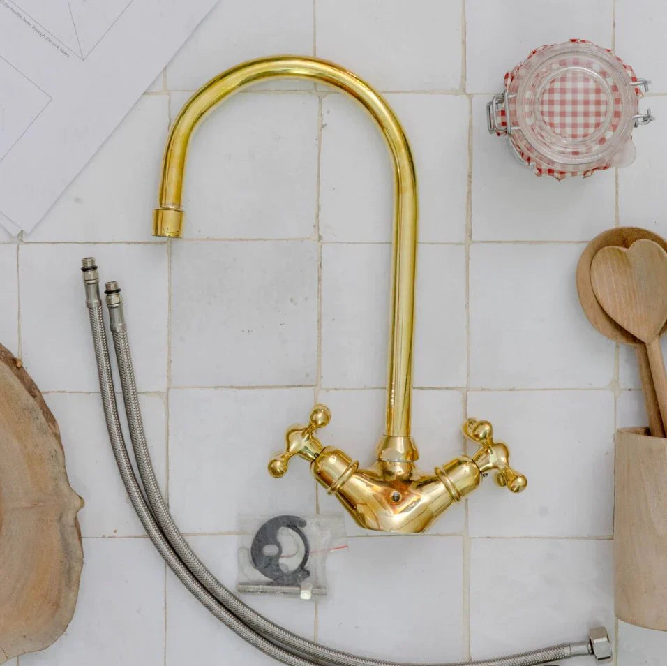 Brass Single Hole Bathroom Faucet, Antique Brass Gooseneck Bathroom Faucet