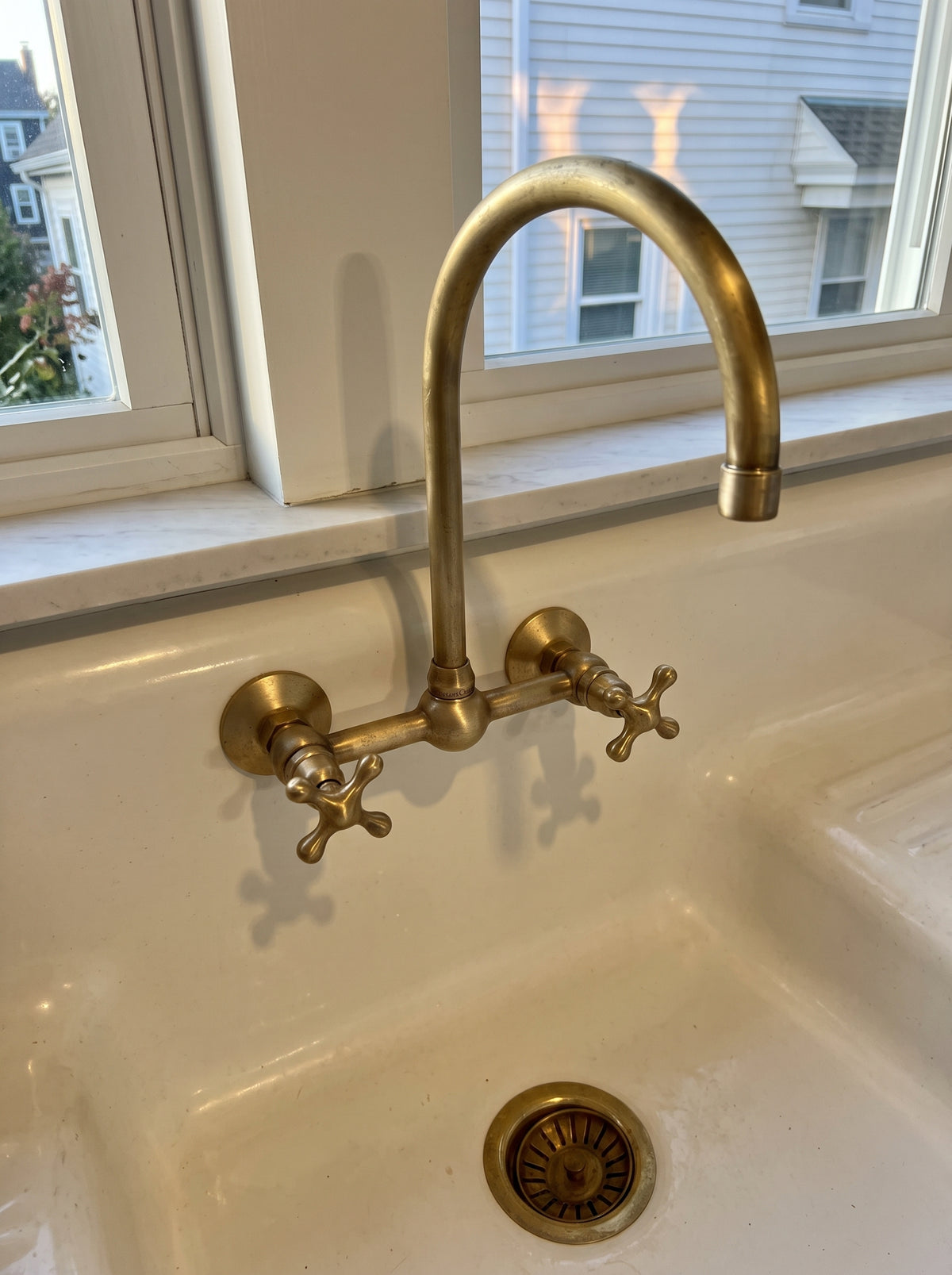 Unlacquered Wall Mounted Brass Gooseneck Faucet for Bathroom and Kitchen